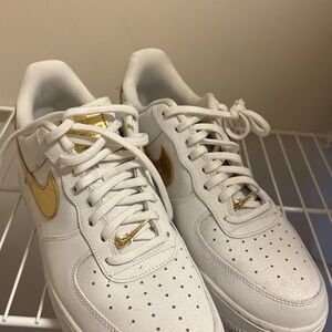 2020 Nike Air Force 1 Low White Metallic Gold Mens Sz 10.5 Used DC2181 100